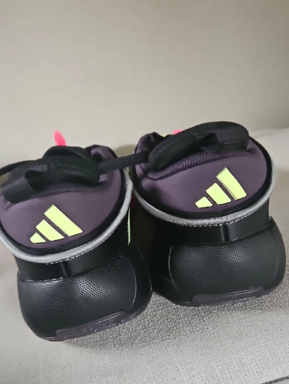 Adidas D.O.N issue 7 Basketball Athletic Shoes - Neon Gradient Sz 8 with box - Picture 9 of 9